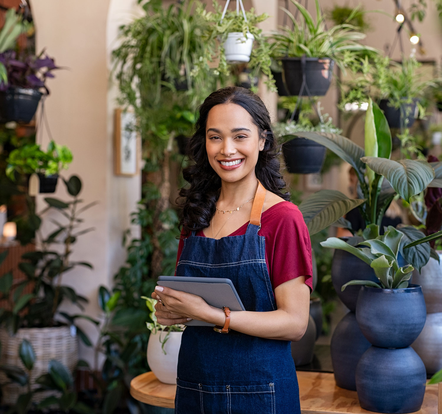 Smiling plant shop owner - advertise my business